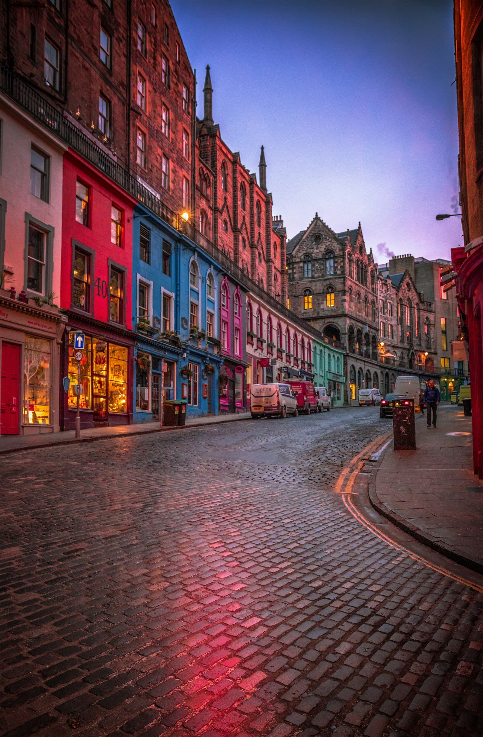 Edinburgh — Victoria Street in the Old Town